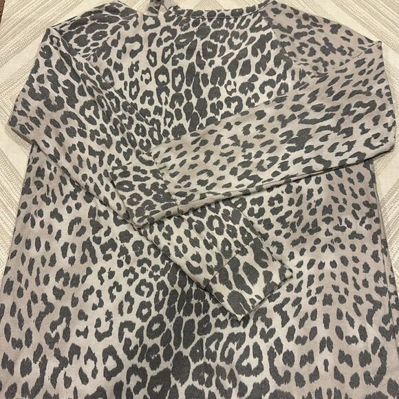 Chaser Women’s Animal Print Open Shoulder Sweatshirt - Picture 6 of 6